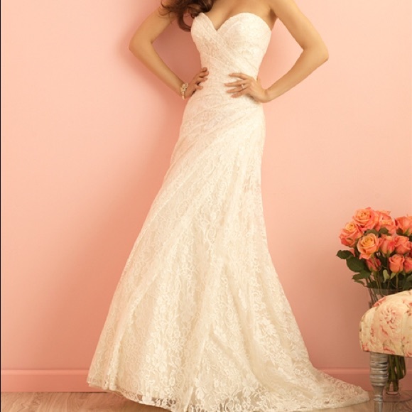 Allure wedding dress - Picture 4 of 8